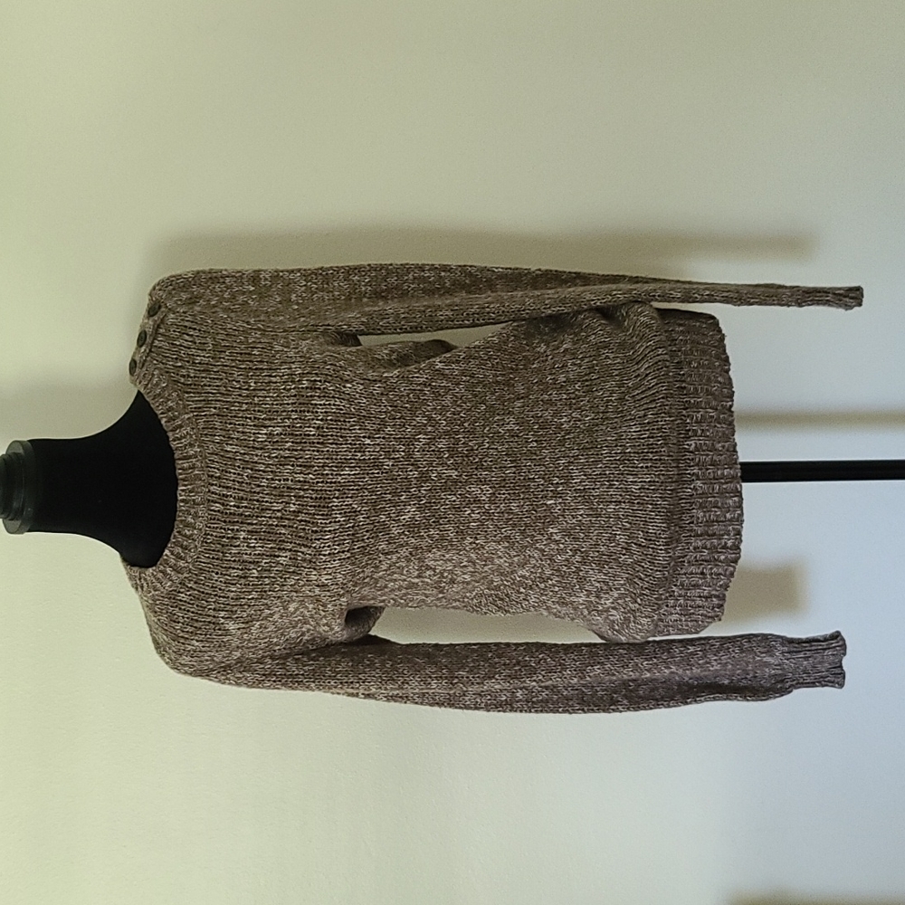 Pull over sweater